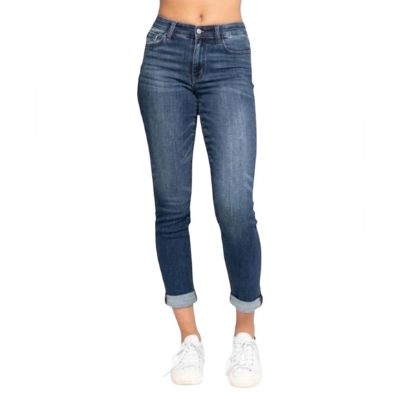 KENSIE "Tell Me Something Pretty"
Capri Jeans Size 27 Medium Wash Whiskers EUC - Picture 1 of 15